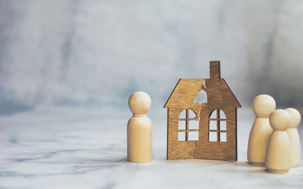 Uit elkaar gaan maar toch samen in de woning: een financiële en praktische uitdaging